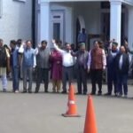 मानसून सत्र के अंतिम दिन सदन में हंगामा, नियम 67 के तहत कांग्रेस ने लाया स्थगन प्रस्ताव, ओल्ड पेंशन पर चर्चा न मिलने पर किया वॉकआउट IMG 20220813 190158 920x425 1