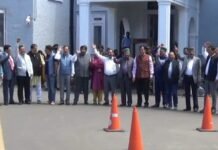 मानसून सत्र के अंतिम दिन सदन में हंगामा, नियम 67 के तहत कांग्रेस ने लाया स्थगन प्रस्ताव, ओल्ड पेंशन पर चर्चा न मिलने पर किया वॉकआउट IMG 20220813 190158 920x425 1