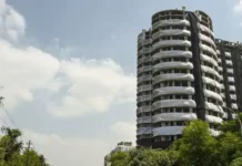 ढह गया ट्विन टावर, ऊंची इमारत जमींदोज, 3700 किलोग्राम विस्फोटकों का इस्तेमाल PTI08 27 2022 000067B 0 1661591743927 1661591743927 1661591760096 1661591760096