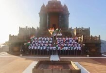 BN banswara news तिरुअनंतपुरम के सैन्य योद्धाओं द्वारा 75 फीट का तिरंगा कन्याकुमारी स्थित विवेकानंद स्मारक पर फहराया गया! WhatsApp Image 2022 08 13 at 2.33.21 AM 1