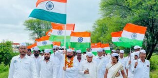 कांग्रेस सेवादल के स्वयंसेवकों ने आज़ादी की 75वीं वर्षगाँठ पर आज़ादी गौरव तिरंगा पदयात्रा छिंच पहुँची WhatsApp Image 2022 08 13 at 7.08.51 AM