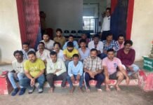 जुआ घर पर पुलिस का छापा. WhatsApp Image 2022 08 14 at 3.19.55 AM