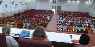 विश्व हिन्दू परिषद् सतहपना दिवस बांसवाड़ा शहर के हरिदेव जोशी रंग मंच में मनाया WhatsApp Image 2022 08 22 at 5.08.31 AM 1