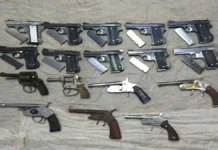 इंदौर में मिला हथियारों का जखीरा, 11 पिस्टल और 8 देसी कट्टा समेत 8 जिंदा कारतूस जब्त, एक किन्नर समेत चार गिरफ्ता में मिला हथियारों का जखीरा