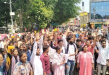 आज डूंगरपुर के शिक्षक भंवरलाल परमार द्वारा बहन बेटियों महिलाओं के ख़िलाफ़ मंशा व्रत को लेकर जो अभद्र टिप्पणी की गई है WhatsApp Image 2022 09 19 at 5.23.31 PM