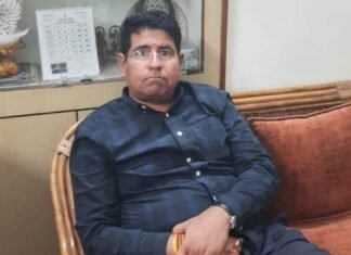 जयपुर में जनस्वास्थ्य अभियांत्रिकी विभाग (PHED) के मुख्य अभियंता (चीफ) को10 लाख 40 हजार रुपये रिश्वत लेते गिरफ्तार किया गया है। WhatsApp Image 2022 09 27 at 5.11.49 PM