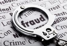 55 लाख का खेल, क्लर्क के उड़ गए होश shutterstock 296496383