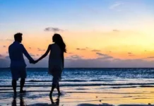 दो लड़के एक लड़की के प्यार में पड़े। 1313736 love