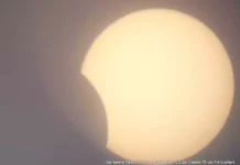 भारत में लग गया सूर्य ग्रहण, कई देशों में अंधेरे के साए में सूरज, आसमान में दिखने लगा अद्भुत नजारा। 2152602 untitled 116 copy