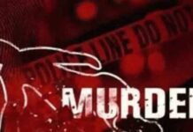 युवक की हत्या कर तालाब के किनारे फैंकी लाश। 1390897 murder