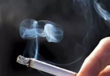 लड़के की जान चली गई, चलती स्कूटी पर सिगरेट पीना भारी पड़ा। 2223798 untitled 127 copy