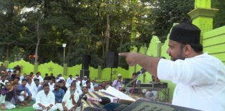 एजाज उल्ला ने कहा कर्जा 2 करोड़ 92 लाख नहीं ३ करोड़ 37 लाख है। IDGAH ANJUMAN HISAB MITING 32