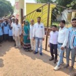 विद्या संबल योजना के तहत स्थानीय को वरीयता देने और आरक्षण के प्रावधान लागू करने की मांग को लेकर तालबंदी। IMG 20221110 WA0020