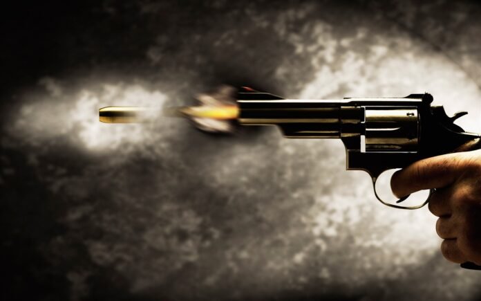 Revolver pistol shoot bullet moment 1440x900