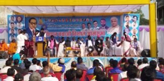 डॉ.अम्बेडकर राष्ट्रीय यूवा सघ (डेरिस) एवं समस्त sc/st/obc एवं सामाजिक संगठनों के मिलकर संविधान बचाओ चार दिवसीय महाकाल की नगर उज्जैन से प्रारम्भ WhatsApp Image 2022 11 18 at 12.43.36 PM 1