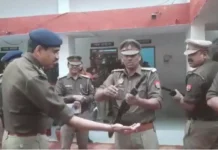 पुलिसकर्मी को नहीं चलाना आता बंदूक, SI ने नली में डाल दी गोली। 2361909 untitled 13 copy