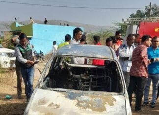 रतलाम रोड हाइवे पर कार में आग लगने से शिक्षक की हुई मौत। 2car fire1