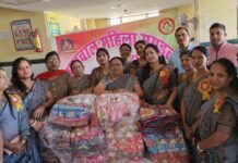 अग्रवाल महिला मंडल ने भेट किये कम्बल। WhatsApp Image 2022 12 09 at 7.50.41 AM