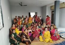 तुलसी माता दिवस पर तुलसी माता की पूजा की गई राधा सखी मंडल की बहनों द्वारा। WhatsApp Image 2022 12 25 at 3.11.55 PM