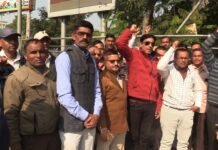 पुरानी पेंशन योजना पूरे देश में आहरित करने के संबंध में मुख्यमंत्री अशोक गेहलोद राजस्थान सरकार को भिजवाया ज्ञापन बांसवाड़ा जिला कलेक्टर प्रकाश चंद्र शर्मा के मार्फ़त। WhatsApp Image 2022 12 26 at 4.56.39 PM