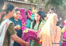 बांसवाड़ा,RSWM,लिमिटेड के प्रबंध निदेशक रिजु झुनझुनवाला के जन्मदिन पर मयूर नगर लोधा लेडीज क्लब ने गरीब लोगों को सर्दी से बचने हेतु कंबल बाटे, 1 mayur mil 1