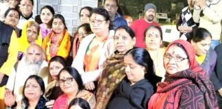 दुर्गा वाहिनी मातृशक्ति की बहनों द्वारा चमत्कारेश्वर महादेव में दीप यज्ञ का कार्यक्रम गायत्री परिवार का रखा गया, 2 sak WhatsApp Image 2023 01 16 at 6.45.49 PM