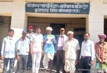 भारतीय ट्रायबल पार्टी- महामहिम राज्यपाल के नाम उपखंड अधिकारी कुशलगढ़ को ज्ञापन दिया जिसमें कुशलगढ़ विधानसभा क्षेत्र के मोकमपुरा गांव में एक गरीब आदिवासी को अपनी पुश्तैनी भूमि पर स्वर्ण जाति के शांतिलाल द्वारा अवैध कब्जा कर रखा है, 1 btp 3 WhatsApp Image 2023 02 20 at 1.43.22 PM