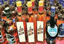 35 पेटी गोवा शराब ग्रामीण के घर से जब्त की। 2587360 untitled 93 copy