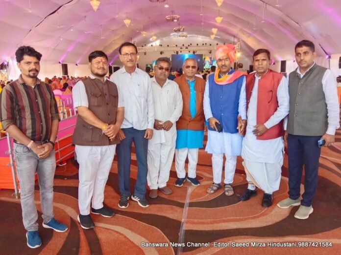 सागवाडिया में शतचंडी यज्ञ में दी आहुतिया। WhatsApp Image 2023 02 01 at 3.29.34 PM