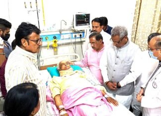 सियासत में फँस गई वीरांगनाओ की मांग , कुछ शहीदों की पत्नियों ने कहा देवर को नौकरी देना गलत , तो कुछ ने कहा सही ,पायलेट ने कहा राजनैतिक नहीं ,संशोधन होना चाहिए 1 kirodi lal bimar final jpeg