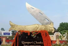 दुनिया का सबसे बड़ा चाकू! स्थापित किया गया 20 फुट लंबा चाकू। 2676010 untitled 27 copy