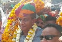 मंत्री अर्जुन सिंह बामनिया ने बांसवाडा में आने पर कहा बांसवाड़ा का विकास पहले से अधिक होगा। WhatsApp Image 2023 03 23 at 11.45.55 AM