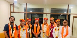 अखिल भारतीय क्षत्रिय मेवाड़ा कलाल के राष्ट्रीय पदाधिकारियों का बांसवाड़ा प्रवास पर हार्दिक स्वागत व अभिनंदन किया गया। WhatsApp Image 2023 03 25 at 6.13.22 PM