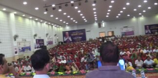 राजस्थान दिवस पर लाभार्थी योजना कार्यक्रम बांसवाड़ा के हरिदेव जोशी रंगमंच हॉल में रखा गया। WhatsApp Image 2023 03 31 at 6.48.41 PM