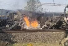 दो मालगाड़ी की हुई आमने-सामने भिड़ंत, एक की मौत 5 घायल। Screenshot 2023 04 19 14 14 43 318 edit com.android.chrome