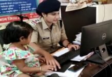 ड्यूटी का फर्ज और मां का कर्तव्य एक साथ निभाती हैं उज्जैन की महिला पुलिस अधिकारी। 100 6471afc2431df