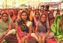 पेसा कानून क्या है,आदिवासियों के साथ हो रहे अत्याचार और अन्याय से उनके अंदर असंतोष की भावना थी,जिसके कारण,6 में पेसा कानून दोनो सदनो में पारित किया New Movie 3.Movie Snapshot