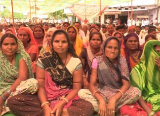 पेसा कानून क्या है,आदिवासियों के साथ हो रहे अत्याचार और अन्याय से उनके अंदर असंतोष की भावना थी,जिसके कारण,6 में पेसा कानून दोनो सदनो में पारित किया New Movie 3.Movie Snapshot