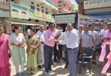 महावीर इंटरनेशनल द्वारा विशाल सकोरा वितरण कार्यक्रमआयोजित महावीर इंटरनेशनल शाखा नोगामा में। WhatsApp Image 2023 05 11 at 2.26.55 PM