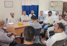 शांति और अहिंसा प्रकोष्ठ की बांसवाड़ा जिला इकाई की बैठक जिला कलेक्ट्रेट स्थित कार्यालय मे। WhatsApp Image 2023 05 13 at 5.02.10 PM