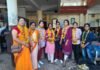 विश्व हिंदू परिषद बांसवाड़ा की मातृशक्ति दुर्गा वाहिनी की बहनों द्वारा चित्तौड़ संभाग से प्रशिक्षण शिविर से लौटने पर किया स्वागत। WhatsApp Image 2023 05 21 at 8.26.22 PM