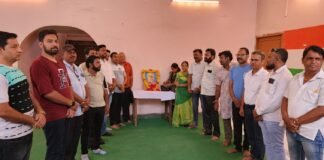 कांग्रेस कमेटी कार्यालय मे शनिवार को जवाहर लाल नेहरू की 59 वी पुण्यतिथि पर श्रद्धांजलि दी। WhatsApp Image 2023 05 27 at 6.02.53 PM