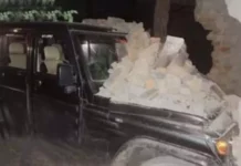 गाय को मारी जोरदार टक्कर, फिर घर में जा घुसी बोलेरो। 2999710 untitled 35 copy