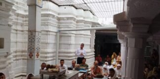 मुनि श्री 108 आचार्य चंद्र सागर का भव्य मंगल प्रवेश। 54e10a35 f31b 49ed 8448 01b7fdd296dd