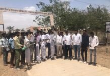 आदिवासी आरक्षण मंच की ओर से अपनी मांगों को लेकर सज्जनगढ़ उपखण्ड कार्यालय के सामने अशोक गहलोत का पुतला दहन किया। ff94e5a2 cf67 432b 8c00 180927de0caf