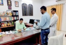 जयपुर में संविदाकार्मिको पर पुलिस द्वारा लाठियां चलाकर घायल करने के विरोध में सौपा ज्ञापन , b786c47e 93b3 4beb bee9 93825982a500