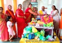 विश्व हिन्दू परिषद बांसवाड़ा की दुर्गावाहिनी व मात् शक्ति की बहनों द्वारा प्रेम सागर महाराज का शॉल उड़ाकर स्वागत किया गया। efeecafc eb97 40e7 81d6 d1b436b6a4d4