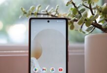 डडूका की 102 साल की वृद्धा को मिला इंदिरा गांधी योजना में स्मार्ट फोन, BN Banswra News द्वारा प्रदत्त