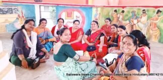 विश्व हिंदू परिषद बांसवाड़ा की दुर्गा वाहिनी व मातृशक्ति की बहनों द्वारा कृष्ण मंदिर मे बहनों द्वारा दीपदान किया। BN banswara news