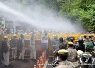 गहलोत सरकार के खिलाफ BJP ने किया जंगी प्रदर्शन, पुलिस ने छोड़ी वॉटर कैनन , water kenan